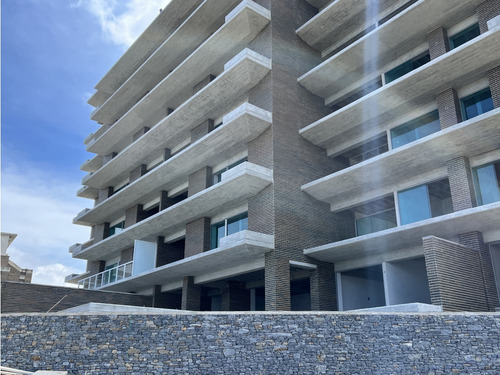 Venta Apartamento Financiamiento, 140m2 2h+estudio/3b/2e, Alto Hatillo