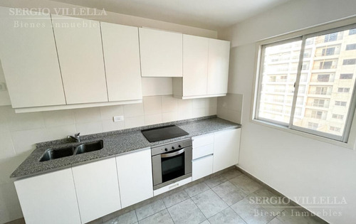 Imagen 2 de 18 de Corrientes 300 - Departamento De Dos Dormitorios Con Cochera En Venta En Rosario