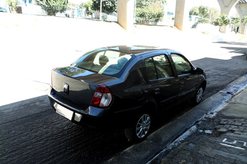 Renault Clio Sedan 1.0 Flex 2006/2006