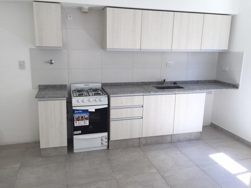 Imagen 21 de 30 de En Venta. Amplia Dupl 125m2 + Patio La Giustina Ii