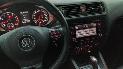 Imagen 11 de 14 de Volkswagen Vento Luxury Tiptronic 2014