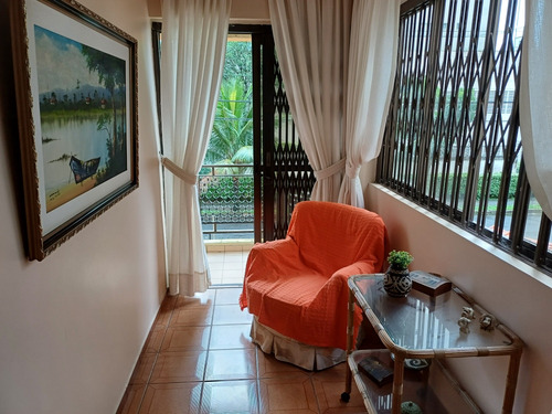 Apartamento /próximo Das Praias Astúrias E Tombo