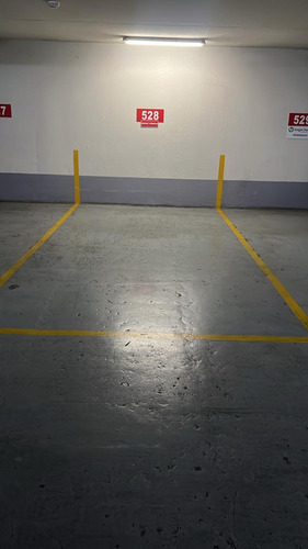 Estacionamiento En Arriendo Edificio Génesis, Las Condes