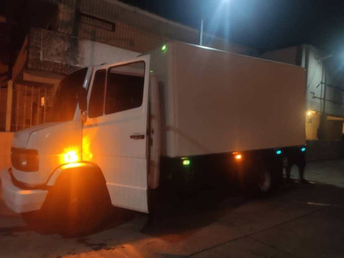 Imagen 4 de 9 de Camion Cava Mercedes Benz