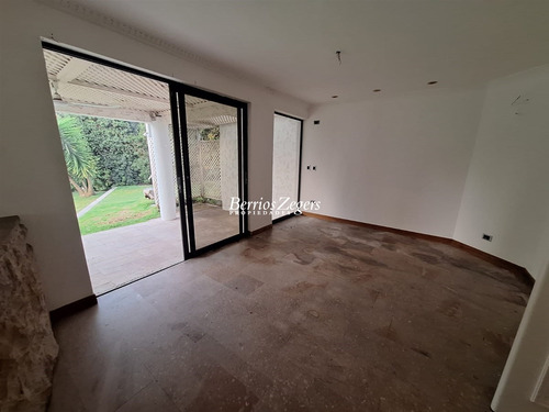 Casa En Arriendo De 5 Dorm. En Las Condes