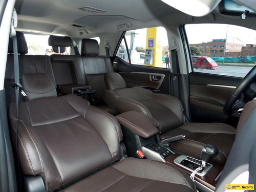 Toyota Fortuner Srv
