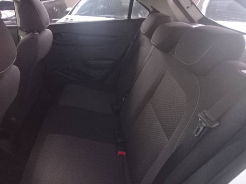 Imagem 3 de 8 de Chevrolet Onix 1.0 Mpfi Joy 8v Flex 4p Manual