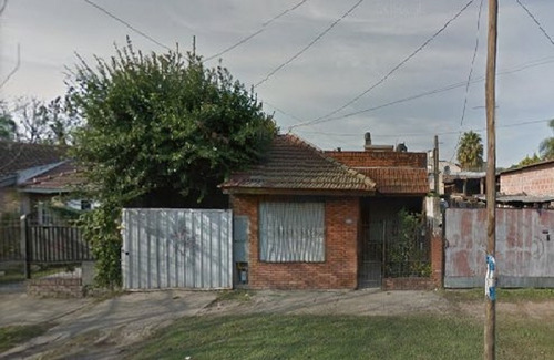 Casa En Alquiler En Muy Buena Ubicacion!! Maximo Paz 860