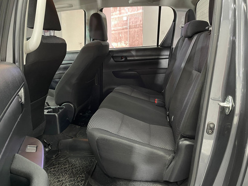 Toyota Hilux 2.7 SR Doble Cabina Mt