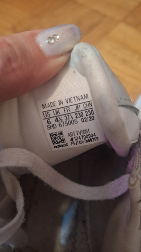 Zapatillas Adidas Falcón (Usado)