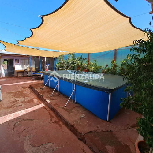 Casa En Venta De 8 Dorm. En Lo Espejo