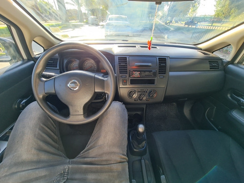Nissan Tidda .