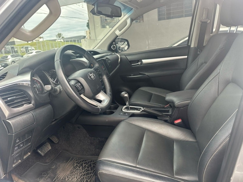 Toyota Hilux 2.8 D-4D TURBO DIESEL CD SRX 4X4 AUTOMÁTICO