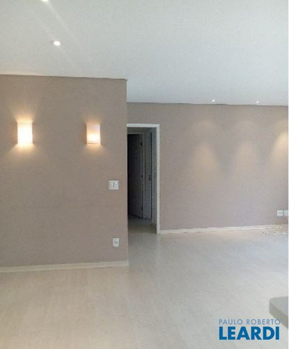 Imagem 1 de 5 de Apartamento - Alphaville - Sp - 584469
