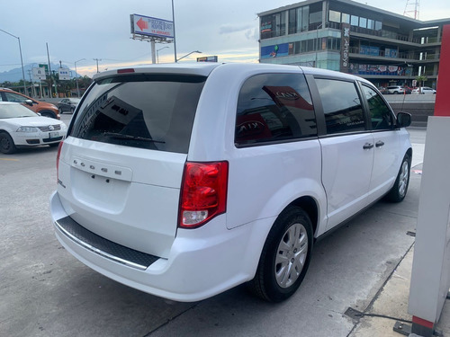 Imagen 6 de 12 de Dodge Grand Caravan Se 6 Cil 3.3l Ta 7p 2018 178/21