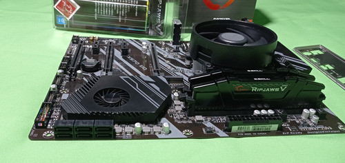 Combo Gamer Pc Ryzen 5 5600g Ram 32gb Ddr4 4000 Mother X570 (Usado)