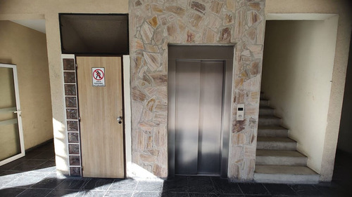Monoambiente En Alquiler Con Balcón Y Parrilla