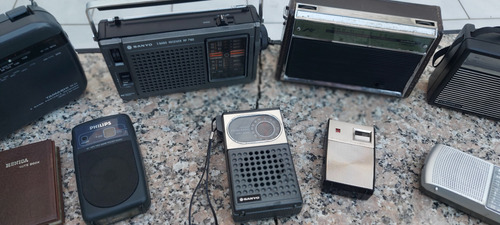 Radios Funcionando Sanyo National Y Otras Amarillo (Usado)