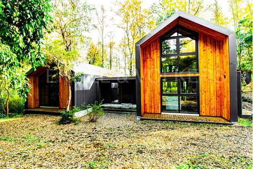 Casa Tipo Galpón Inmersa En El Bosque En Pucón