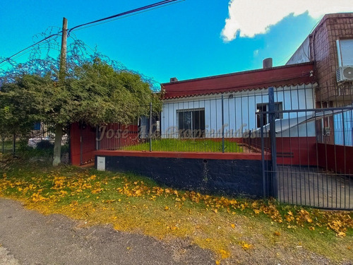 Imagen 2 de 17 de En Venta - Impecable Casa 3 Dorm 2 Baños