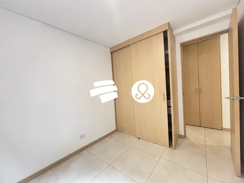 Vendo Apartamento En Itagüí, Con Terraza, A Dos Cuadras Del Parque Principal