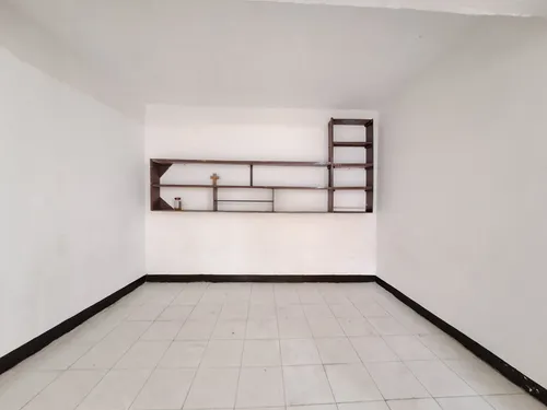 Local En Arriendo En Prado. Cod A16365