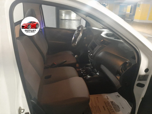 Imagen 12 de 15 de Nissan Np-300 2017