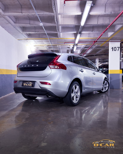 Volvo V40 2.0 T4 Dynamic Aut. 5p