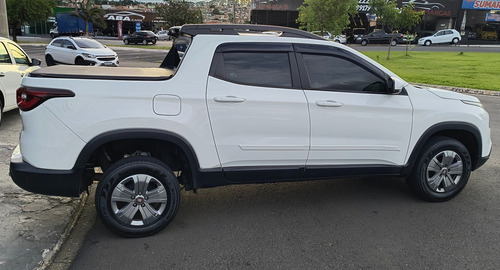 Fiat Toro 1.8 16v Freedom Flex 4x2 Aut. 4p