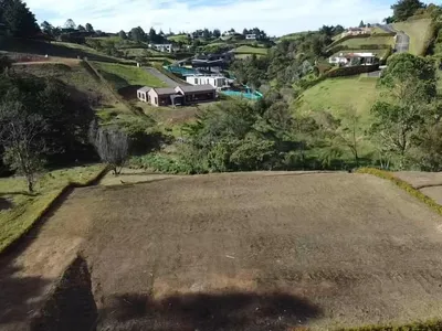 Lote y casalote en venta