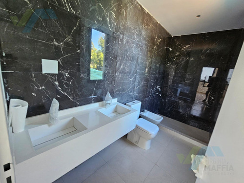 Casa En Venta 4 Ambientes - Barrio Cerrado Santa Elisa - Pilar Del Este -