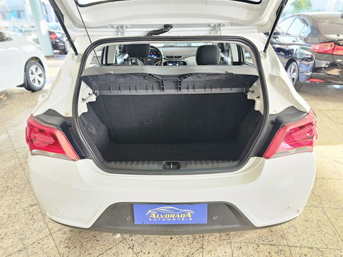 Chevrolet Onix ONIX HATCH LT 1.4 8V FlexPower 5p Aut.