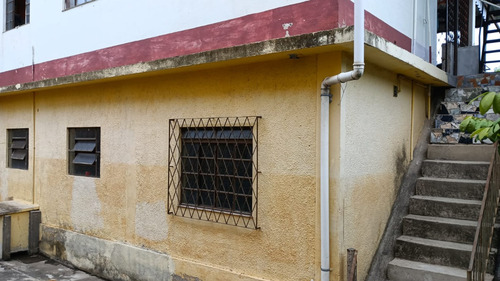 Vende-se Terreno Com 4 Imóveis