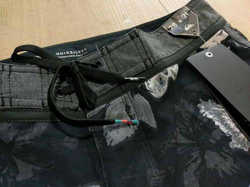 Short Bermuda Quiksilver Boardshort Ropa De Baño 28 Nuevo