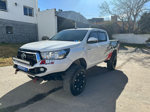 Toyota Hilux 2.8 Cd Sr 177cv 4x4