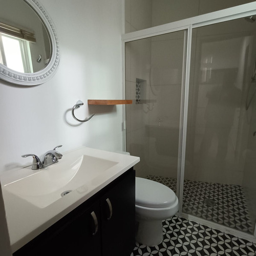 Casa En Venta En Residencial Las Moras, De Una Planta Con Doble Altura La Tijera