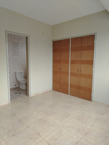 Apartamento En Mañongo, Residencias Titanium Suite. Obra Blanca
