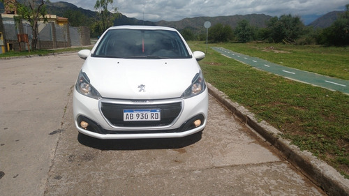 Peugeot 208 1.6 Active 2017