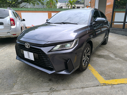 Toyota Yaris E