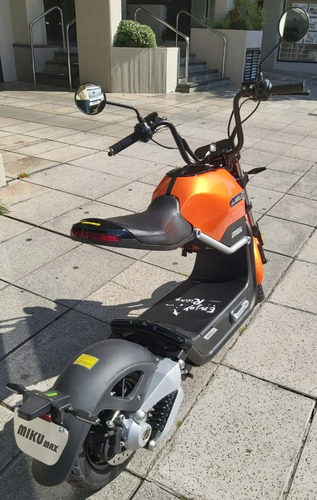 Imagen 4 de 15 de Moto Electrica Sunra Miku Max Litio 800 W Scooter Un Sueño D
