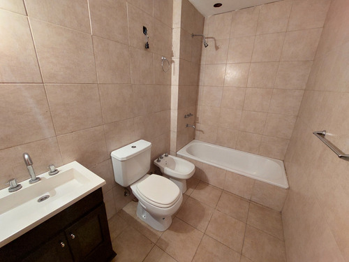 Duplex Con Cochera En Alquiler En Ramos Mejia