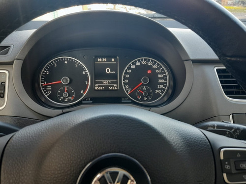 Imagen 14 de 18 de Volkswagen Suran Highline I-motion 2013