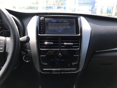Imagem 4 de 9 de Yaris 1.5 16v Flex Sedan Xs Connect Multidrive