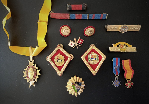Antigua Coleccion De Insignias Militares Venezolanas Años 50