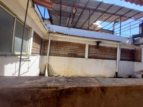 Local Comercial En Cua, Estado Miranda.