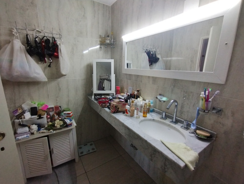 Casa Con Piscina Apta 2 Flias A 3 Cuadras De Parque Leloir