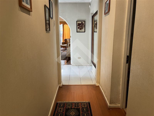 Casa En Venta De 4 Dorm. En Ñuñoa