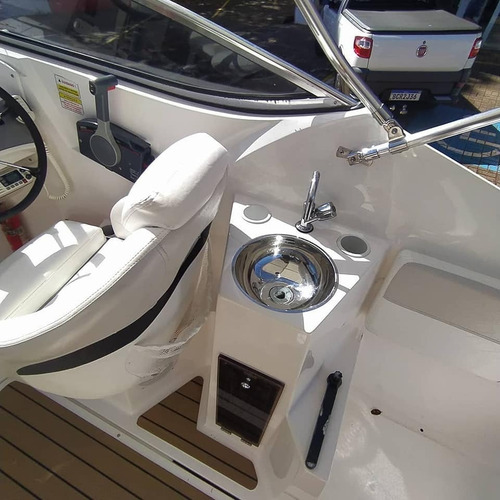 Imagem 5 de 6 de Lancha Ventura 215 Com Motor 150hp Yamaha 4t