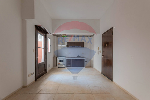 Imagen 2 de 13 de Ph 2 Ambientes Planta Baja Con Patio Villa Luro