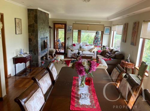 Casa En Lomas Panoramicas